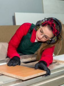 Read more about the article Benefits of Hiring Wood Polishing Experts