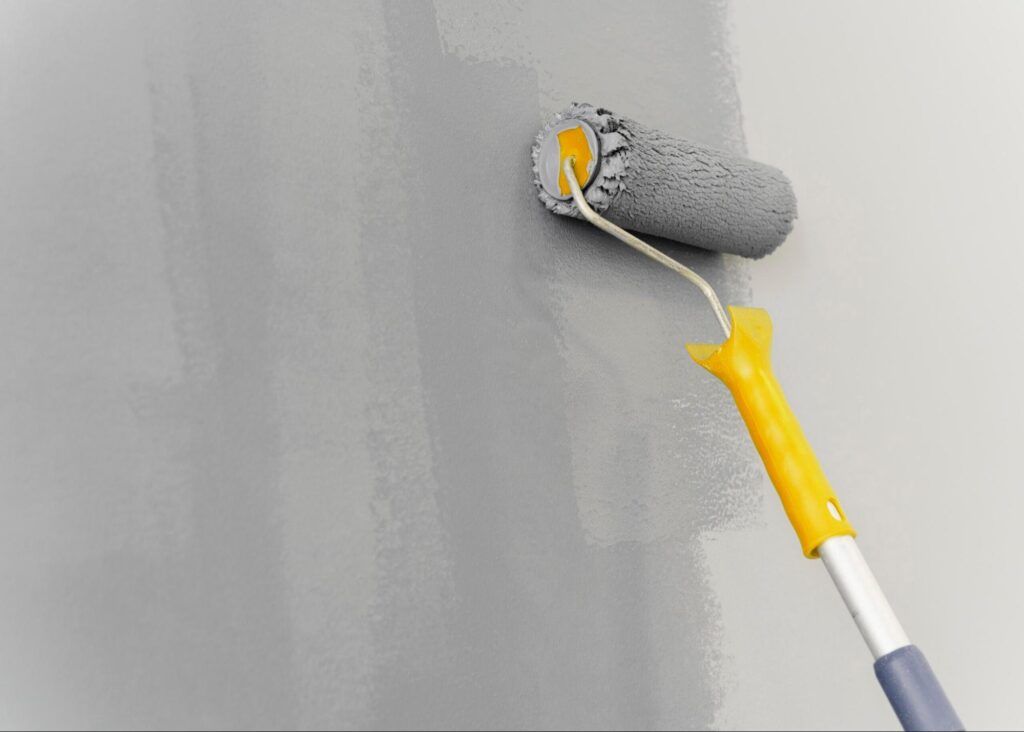 Wall-Painting-with-roller