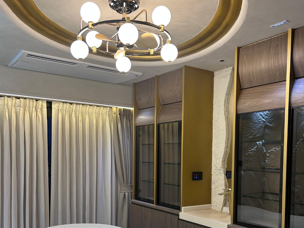 You are currently viewing Metallic Finishes: The Ultimate Way to Add Glamour to Any Room